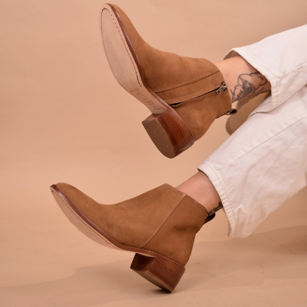 Ariana bohling boots